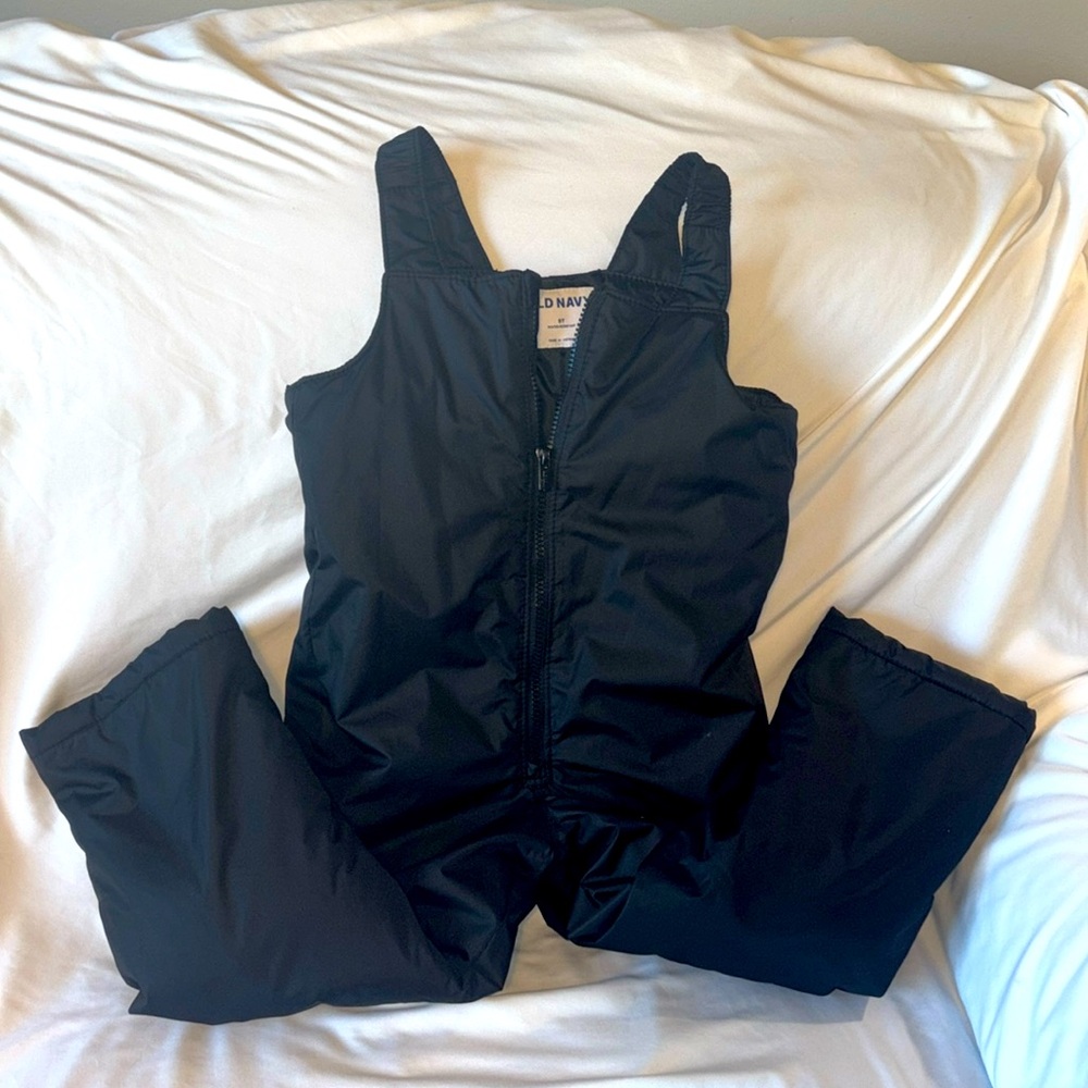Old Navy water-resistant unisex snow-bib overalls 5t black